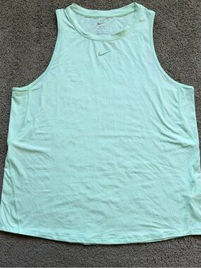 Women’s Nike One Mint Green Dri-FIT Tank Top Size Large